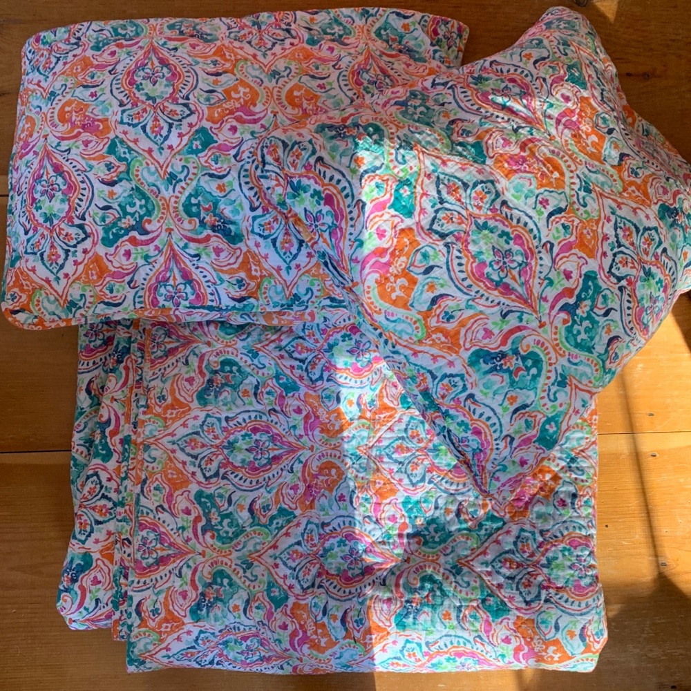 colorful bed quilt!!
